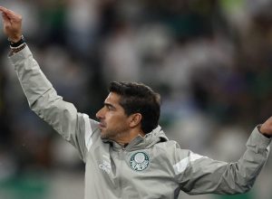 Abel faz revelações sobre pênaltis no Palmeiras e exalta Carlos Miguel