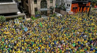 Campanha de Flávio Bolsonaro realiza manifestação na Paulista