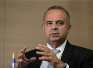 Coordenador de campanha se diz surpreso com fuga de Flávio