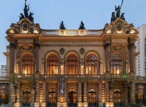 Inaugurado em 1911 para a elite do café, o Theatro Municipal de São Paulo se tornou um ícone cultural vivo