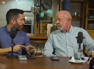Lula participa de live do “exército” e estimula ida de idosos às urnas